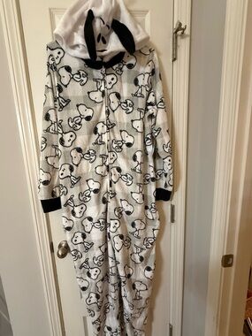 Peanuts White & Black Snoopy Hooded Pajama Onesie